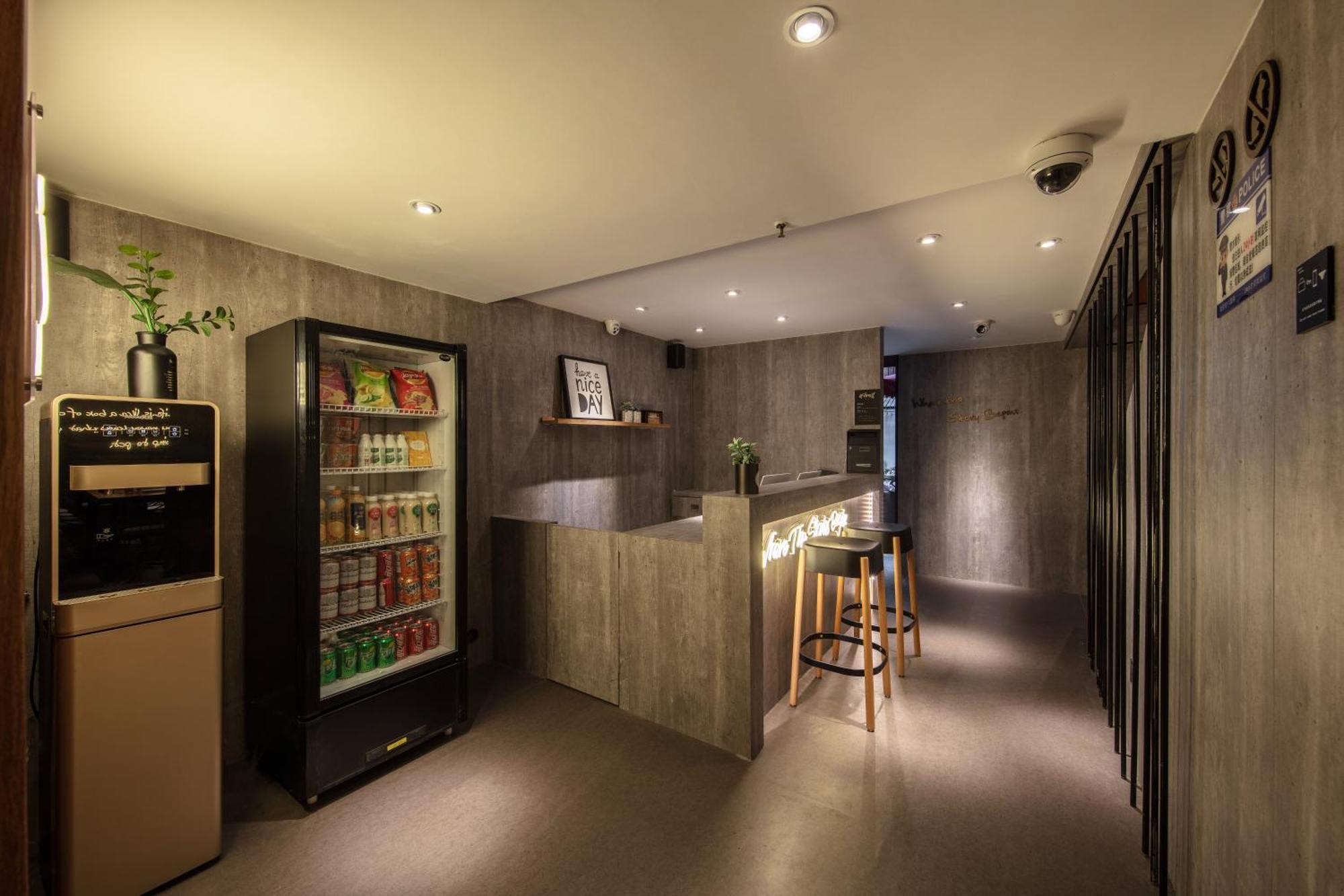 One Forest Youth - The Bund Branch Hostel
